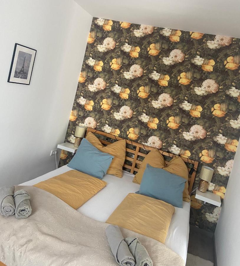 Gyoengy Apartman Sopron Exterior photo